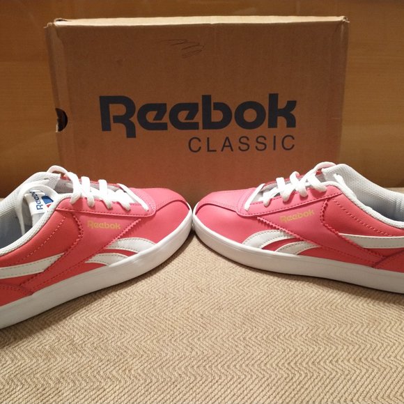 Pretty in Pink Girl Reebok Shoes 👟🎀🎈 - Picture 2 of 3